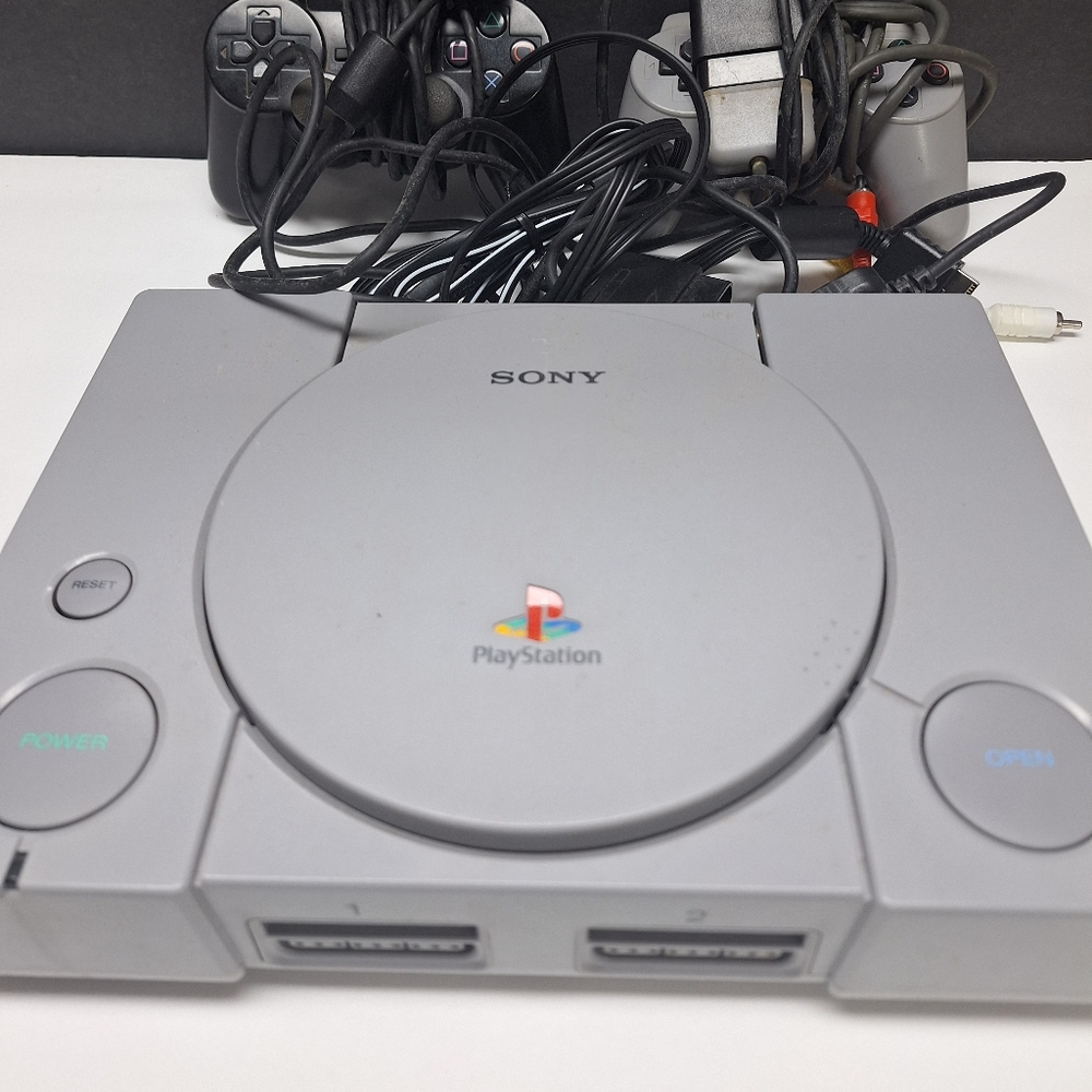 Playstation 1 with 20 games great deal